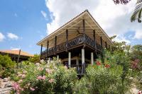 Elegant Getaway for Couples & Friends at Blue Bay - Chambres d’hôtes Willemstad