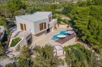 NEW Villa Pine Haven , Private Heated Pool Sleeps 8, Tranquil Retreat - B&B Bobovišća na Moru