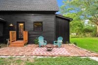 Midnight Sanctuary at Mystic Falls - 3 Bedrooms and 2 Bathrooms 1 Mile from Clocktower, Mystic Grill and the Square - Chambres d'hôtes Covington