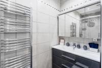 V3 Vibrant Stay Luxurious Stay Steps from Trocadéro - B&B Parigi