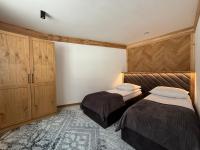 Two-Bedroom Deluxe Apartment with Balcony