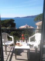 AL MARE DAVANTI A PORTOFINO - BY THE SEA IN FRONT of PORTOFINO - B&B