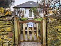 Bladon Bungalow Near Blenheim Palace & Oxford - Free Parking's, WiFi, Garden, Modern villa - B&B
