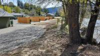 Riverside Court RV and Cabins - B&B Grand Forks