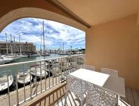 HYEDHI Studio pour 4 personnes avec vue mer sur le port d'Hyères - B&B Hyères