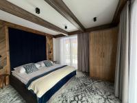 One-Bedroom Deluxe Apartment