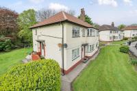 Lovely spacious 3 double bed flat, LS17 - B&B