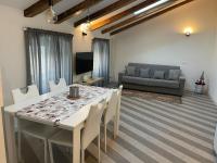 2ND Home 503 - Bed and Breakfast