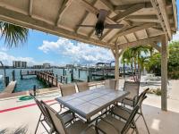 Beach Getaway! 5min walk to the beach! Gulf & Bay views - B&B Clearwater Beach