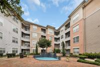 Central Houston Stay - Walk to NRG Stadium, Relax by the Pool, and More! - Chambres d’hôtes