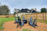 half Mi to Downtown Shops Brenham Home with Fire Pit - B&B Brenham