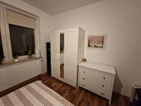 Single room in shared apartment with host - B&B Hannover