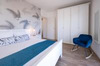 Lora feathers Suite, free parking, self check in,4 - B&B