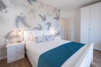 Lora feathers Suite, free parking, self check in,4 - B&B