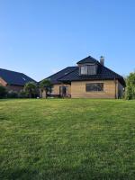 Großes Ferienhaus in traumhafter Lage mit Seeblick - Erholung garantiert - Chambres d'hôtes Ummanz