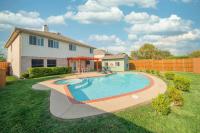 Heated Pool and Hot Tub - Game Room - Near Lakes - B&B