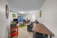 Chic DT Honolulu Executive Condo condo - B&B