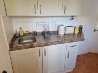 One Bed Ground Floor Apartment- Great Getaway - Bed and Breakfast Foston