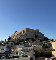 Cozy Apartment with Acropolis View Rooftop Access - Chambres d'hôtes Athènes