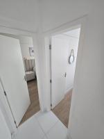 Apartamento renovado a 1 quadra da praia Garagem Pátio privativo e Garagem - Chambres d'hôtes Balneário Camboriú
