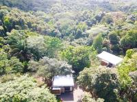 Casita Jungle Nest, 5 minutes drive to Playa Linda, 15 to Dominical, Wifi Starlink - Chambres d'hôtes Matapalo