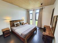Three-Bedroom Apartment with Balcony
