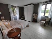 One-Bedroom House ( 2 adults and 1 baby)