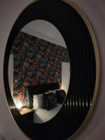 Zimmer mit Kingsize-Bett