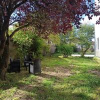 Gîte Le Français VERDUN 4 pers,climatisé,grand garage,jardin 3 étoiles - Bed and Breakfast