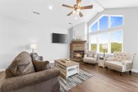 Spacious! Pools, Hot Tub, Free Attraction Tickets!! - B&B Branson