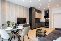 Lavender Luxury King bed Apartment, underground parking Near Promenada Bussiness Center - Chambres d'hôtes Bucarest