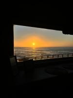 Zimmer mit Queensize-Bett und Meerblick