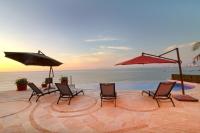 Modern Beachfront - Casa Caballito del Mar - B&B