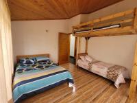Vierpersoonskamer met Badkamer