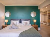 Luxury King Room