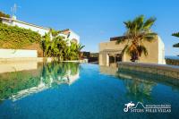 Stunning Villa Ibizenca with private pool in Sitges - Chambres d’hôtes Sitges
