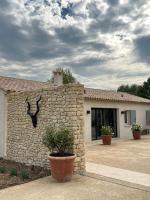 EcoLodge romantique proche Lourmarin Piscine Privée Borne recharge - B&B Puyvert