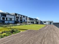 Stylish Umhlanga Rocks Stay - Balcony, Pool, Prime Location - Ferienwohnung Durban