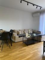 New, modern apartment - Bed and Breakfast Novi Sad