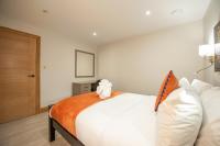 Deluxe Two-Bedroom Apartment with Garden View