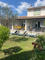 L'Isle de Cœur · Maison 6 pers, piscine & Clim - Chambres d'hôtes L'Isle
