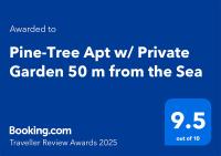 Pine-Tree Apt w/ Private Garden 50 m from the Sea - B&B Golem