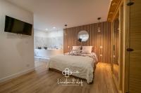 Deluxe Studio met Queensize Bed