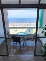 Apartamento con balcón