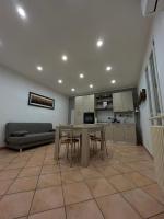 Spazioso appartamento vicino a tutto - Ferienwohnung