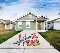 Family Home San Antonio Hangar - B&B