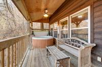 'Gone Hiking' Bryson City Cabin w/ Hot Tub & Grill - B&B Bryson City