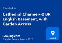 Cathedral Charmer--2 BR English Basement, with Garden Access - B&B Washington