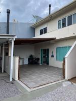 Casa a 50 metros da Praia da Fazenda da Armação - Chambres d’hôtes Governador Celso Ramos