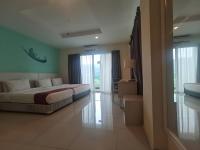 Two-Bedroom Apartment with Balcony and Sea View